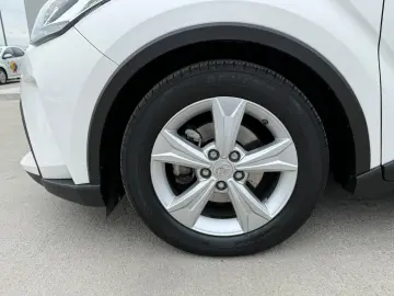 Toyota C-HR C-enter 1.8 Hybrid 122  CP