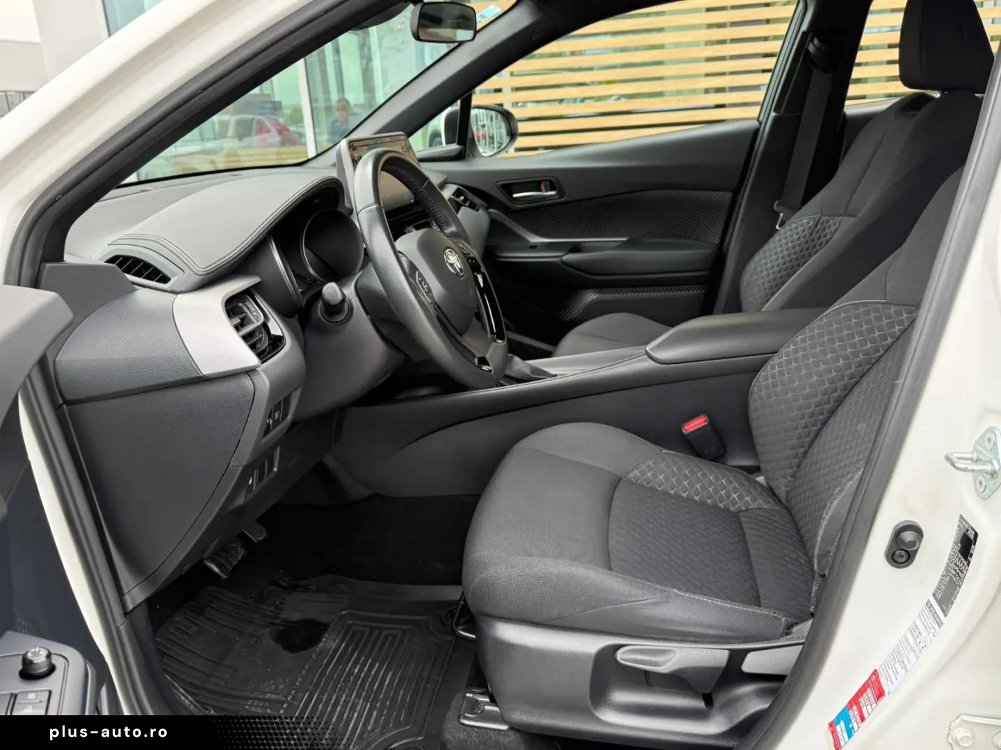 Toyota C-HR C-enter 1.8 Hybrid 122  CP