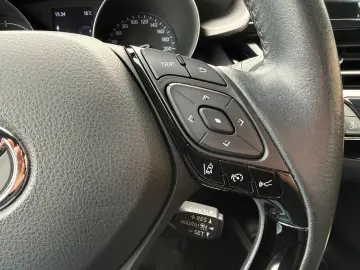 Toyota C-HR C-enter 1.8 Hybrid 122  CP