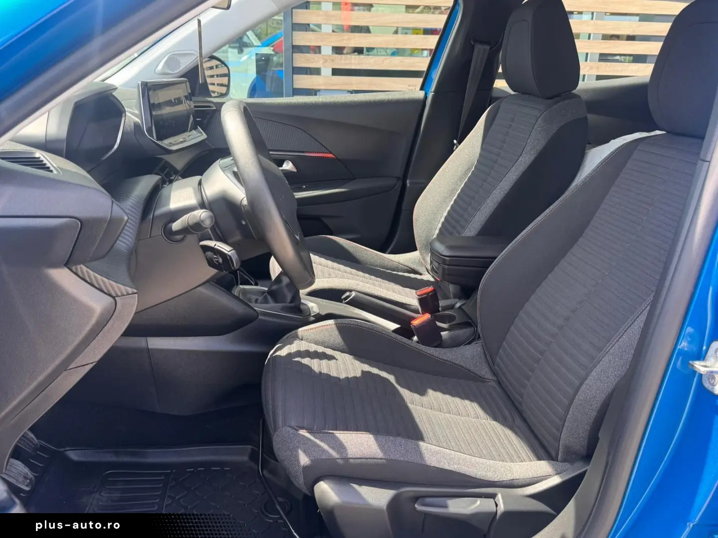 PEUGEOT 2008 1.2 PureTech 100 CP MT6 Allure