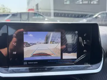 PEUGEOT 2008 1.2 PureTech 100 CP MT6 Allure