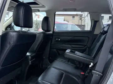 Mitsubishi Outlander 2.0 Benzina Hybrid 4x4 200CP 2013 12 Eu