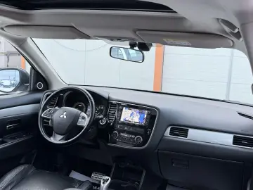 Mitsubishi Outlander 2.0 Benzina Hybrid 4x4 200CP 2013 12 Eu