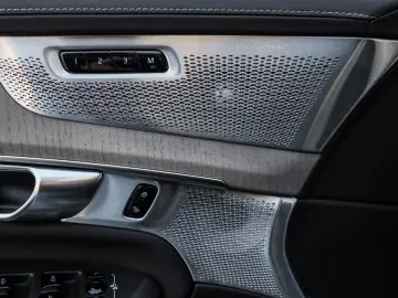 VOLVO XC90 T8 AWD Plus Bright NP 105.880 - B&W FOUR-C