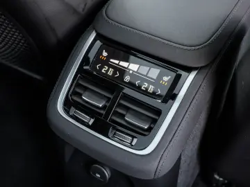 VOLVO XC90 T8 AWD Plus Bright NP 105.880 - B&W FOUR-C