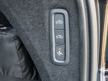 VOLVO XC90 T8 AWD Plus Bright NP 105.880 - B&W FOUR-C