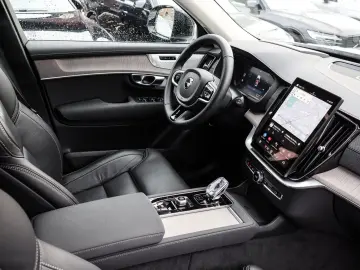 VOLVO XC90 T8 AWD Ultra Dark NP 109.220 -  Four-C 22'