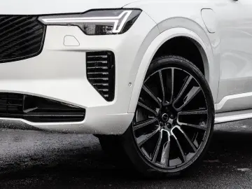 VOLVO XC90 T8 AWD Ultra Dark NP 109.220 -  Four-C 22'