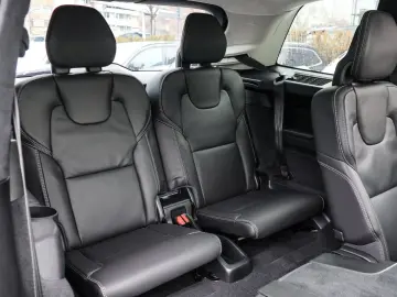 VOLVO XC90 T8 AWD Ultra Dark NP 109.220 -  Four-C 22'