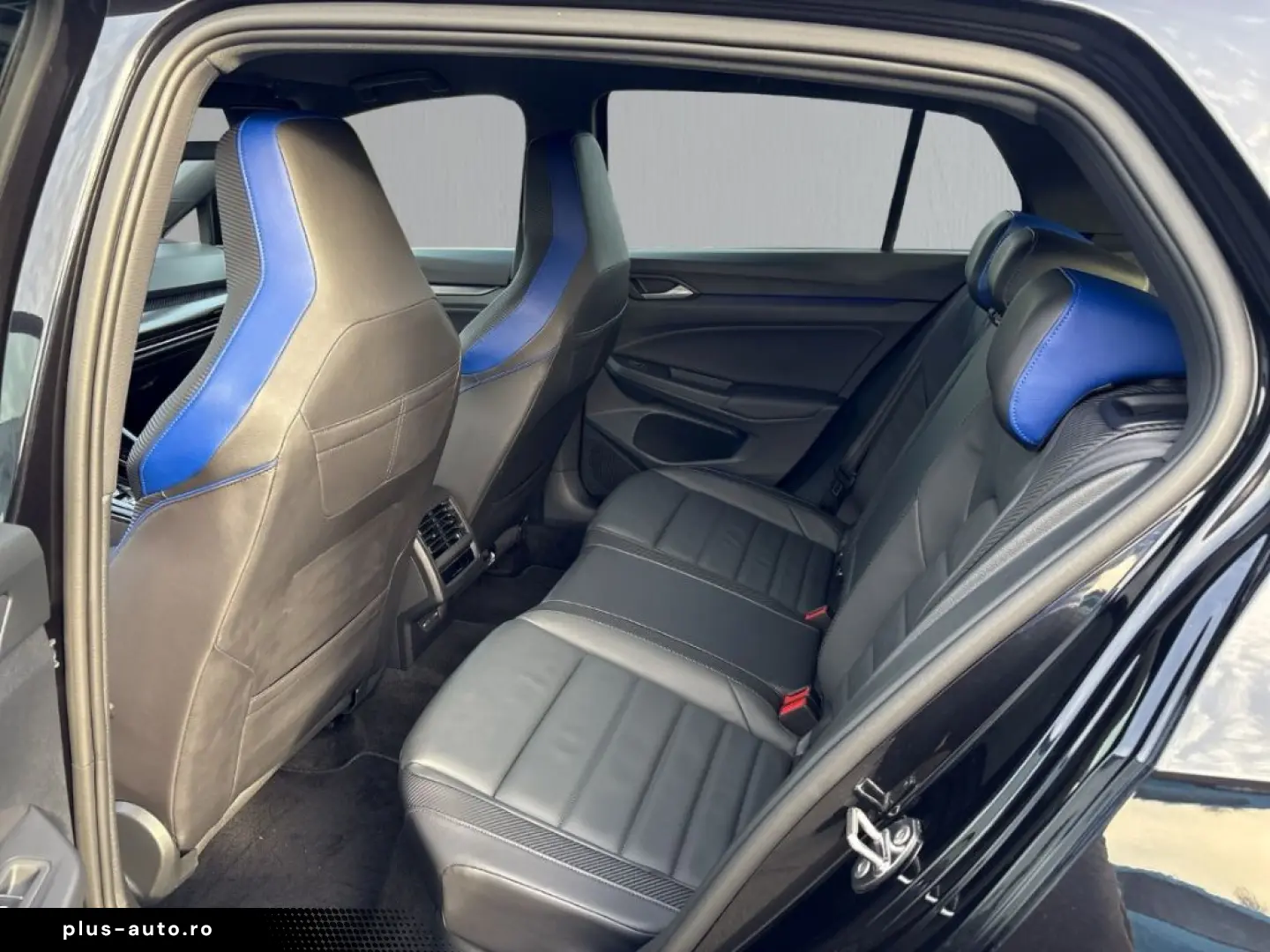 VW Golf R 20 Years IQ.LIGHT Akra Carbon 270kmh RKam