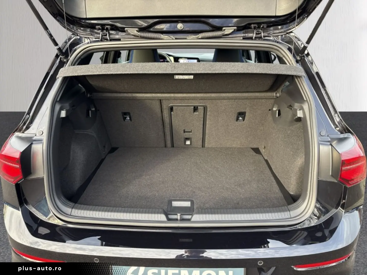 VW Golf R 20 Years IQ.LIGHT Akra Carbon 270kmh RKam