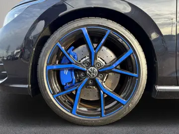 VW Golf R 20 Years IQ.LIGHT Akra Carbon 270kmh RKam