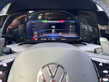 VW Golf R 20 Years IQ.LIGHT Akra Carbon 270kmh RKam