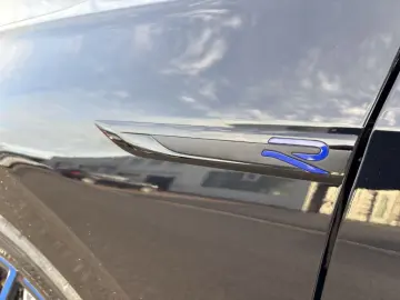 VW Golf R 20 Years IQ.LIGHT Akra Carbon 270kmh RKam