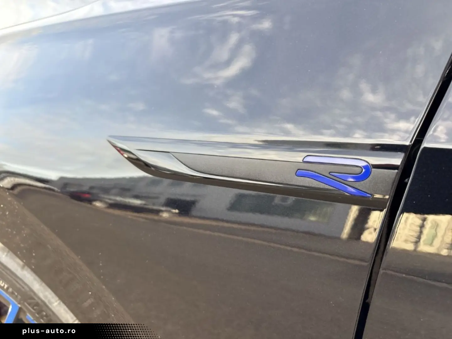 VW Golf R 20 Years IQ.LIGHT Akra Carbon 270kmh RKam