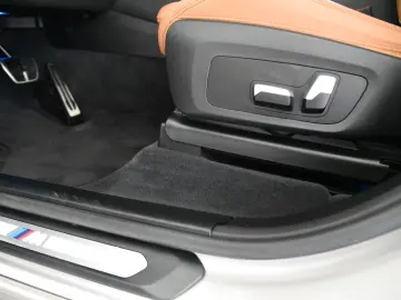 BMW iX3 - Garantie pana 12-2026