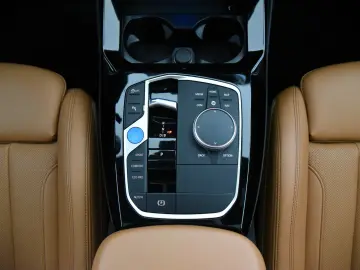 BMW iX3 - Garantie pana 12-2026