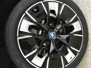 BMW iX3 - Garantie pana 12-2026