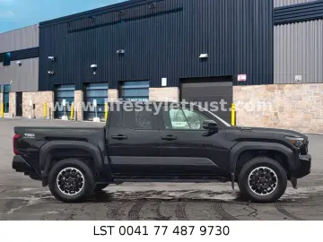 TOYOTA Tacoma 2.4L Hybrid TRD Off Road 4x4