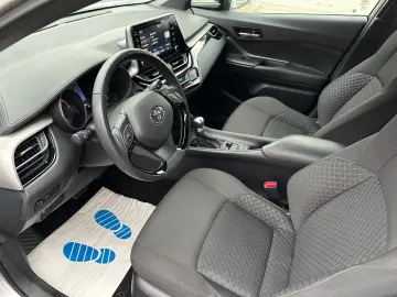 TOYOTA C-HR Hybrid Business Edition NAVI SHZ TEMP KAM