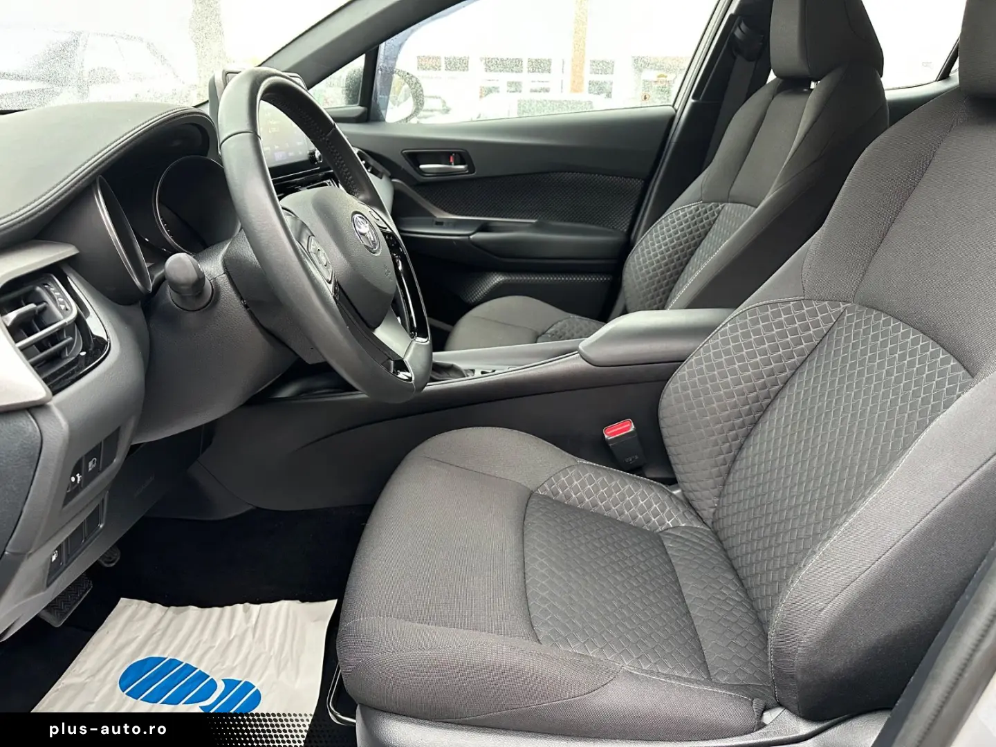 TOYOTA C-HR Hybrid Business Edition NAVI SHZ TEMP KAM