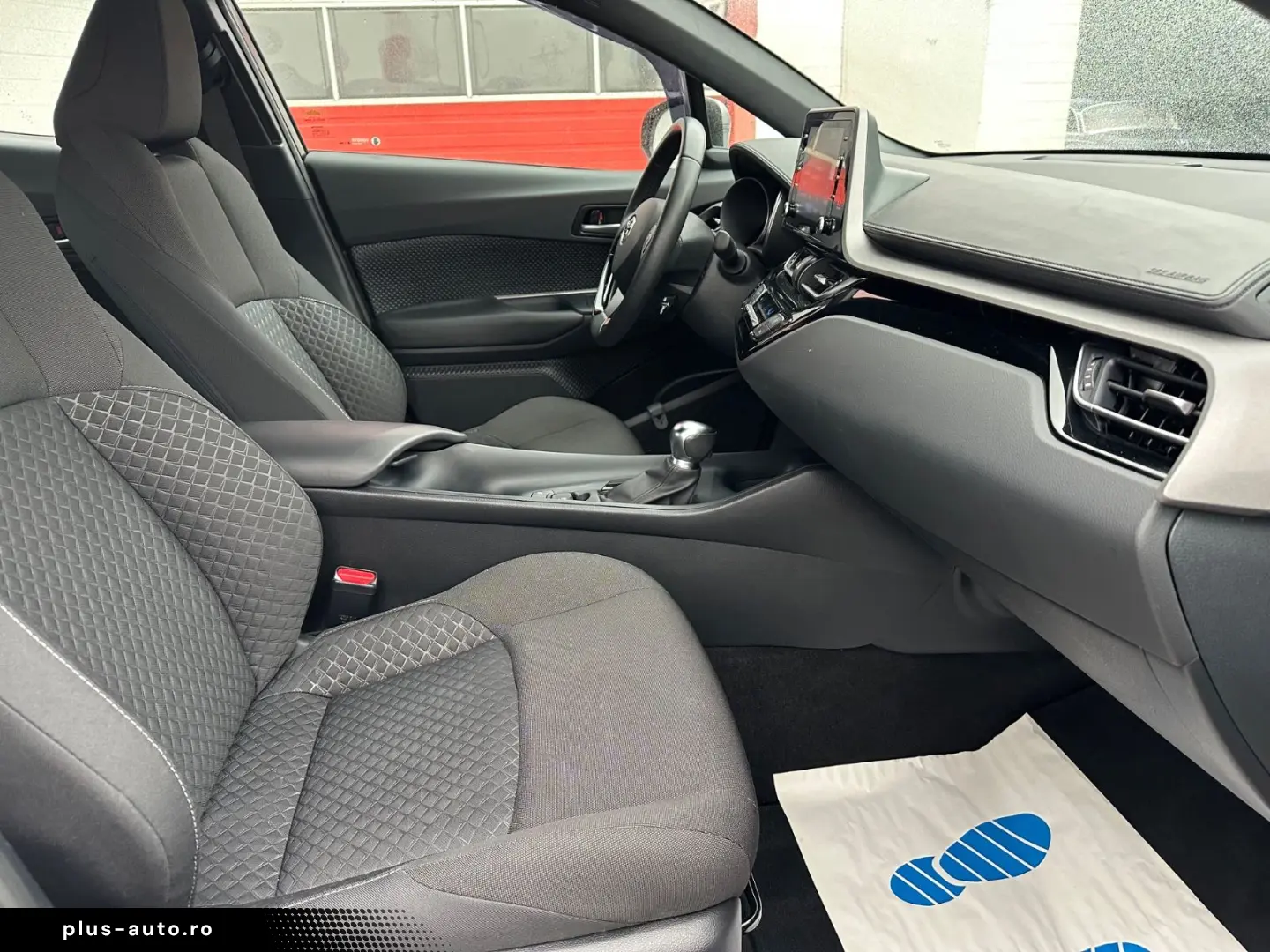 TOYOTA C-HR Hybrid Business Edition NAVI SHZ TEMP KAM