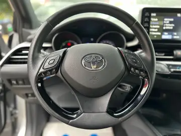 TOYOTA C-HR Hybrid Business Edition NAVI SHZ TEMP KAM