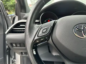 TOYOTA C-HR Hybrid Business Edition NAVI SHZ TEMP KAM