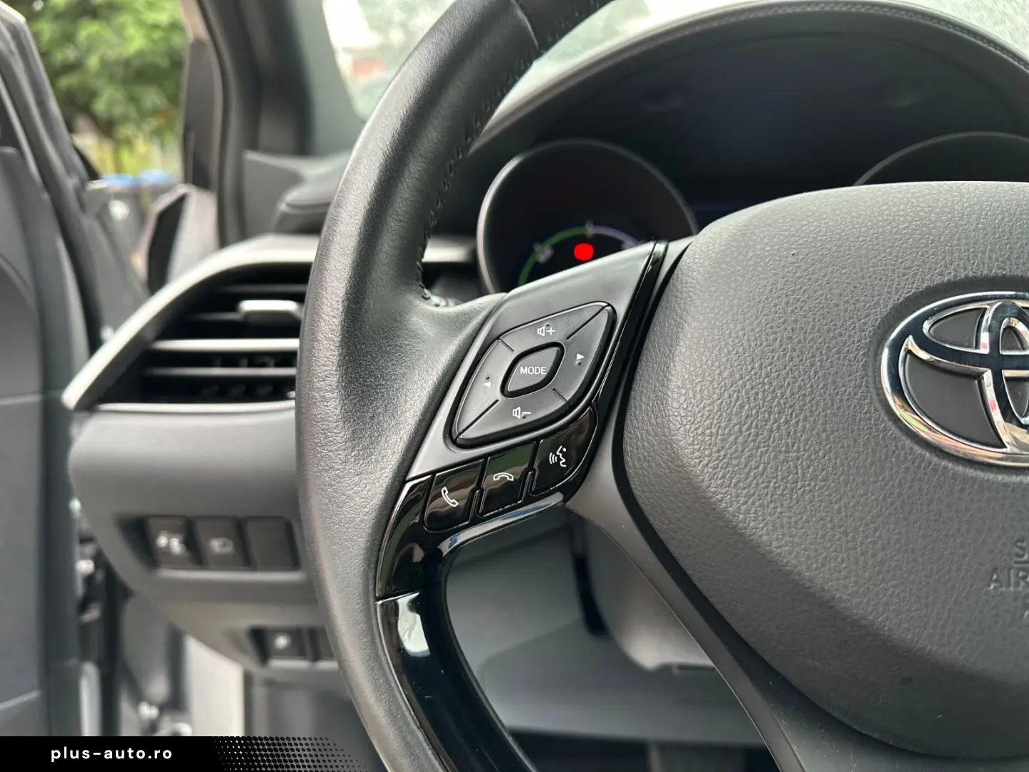 TOYOTA C-HR Hybrid Business Edition NAVI SHZ TEMP KAM