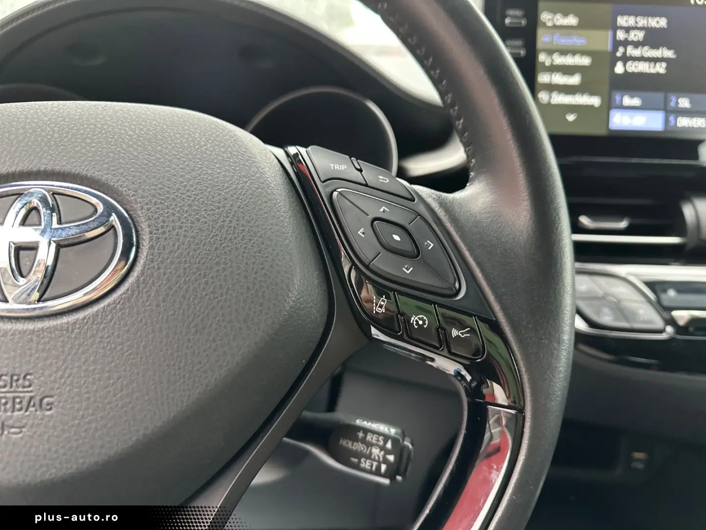 TOYOTA C-HR Hybrid Business Edition NAVI SHZ TEMP KAM