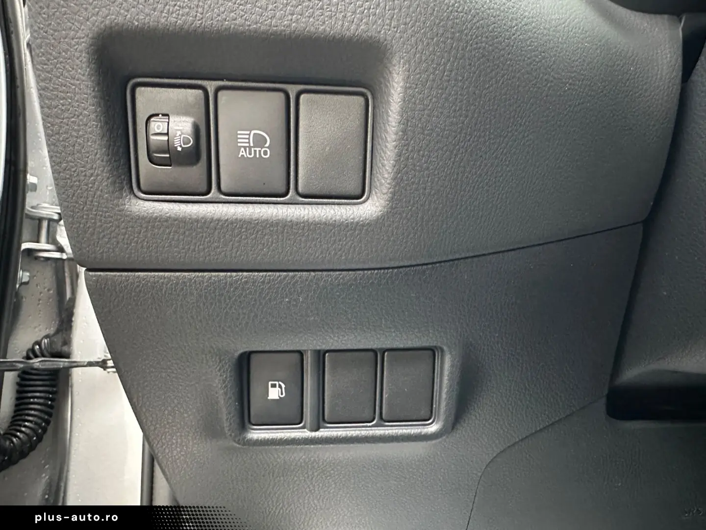 TOYOTA C-HR Hybrid Business Edition NAVI SHZ TEMP KAM