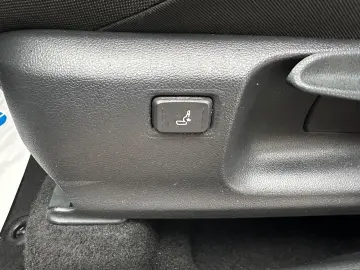 TOYOTA C-HR Hybrid Business Edition NAVI SHZ TEMP KAM
