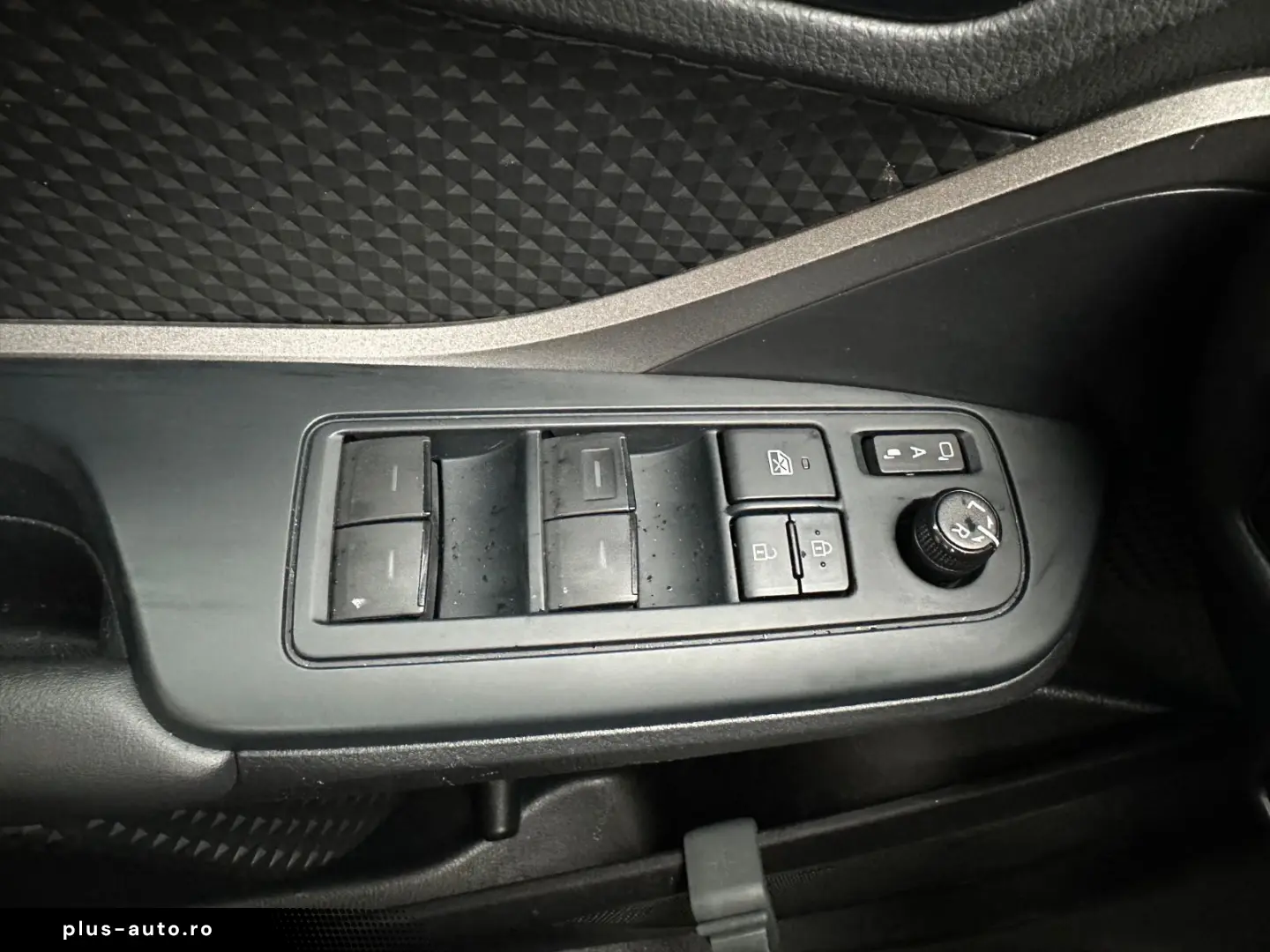 TOYOTA C-HR Hybrid Business Edition NAVI SHZ TEMP KAM