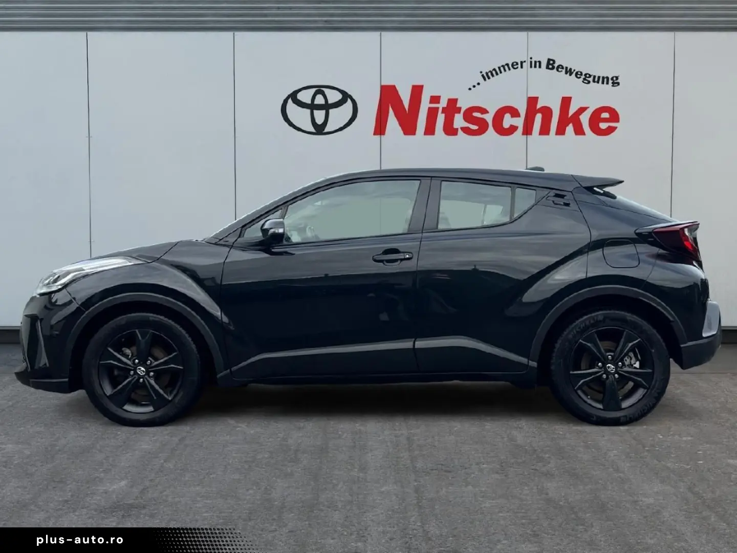 TOYOTA 1.8 L Hybrid Business Edition