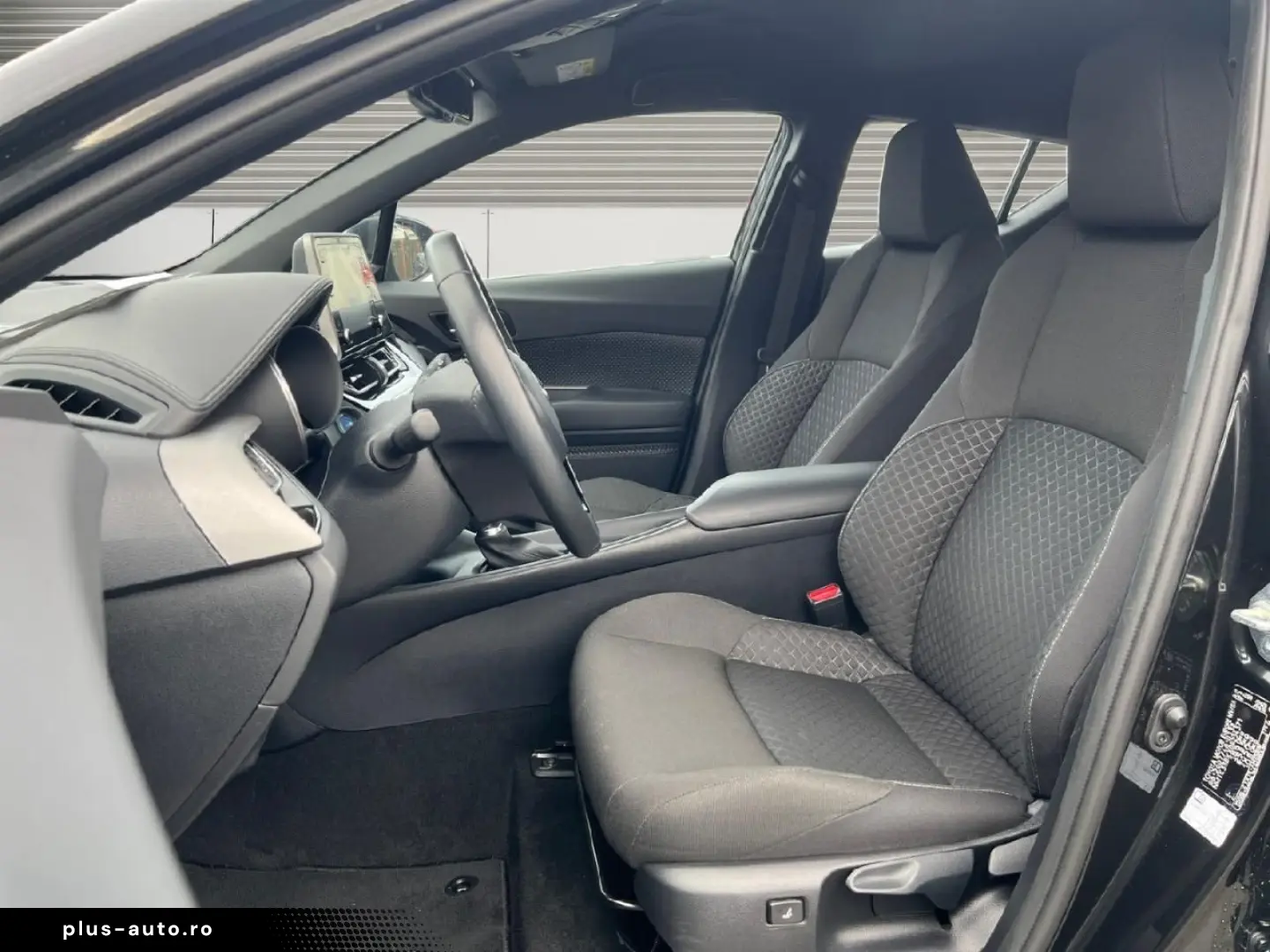 TOYOTA 1.8 L Hybrid Business Edition