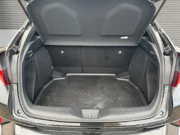 TOYOTA 1.8 L Hybrid Business Edition