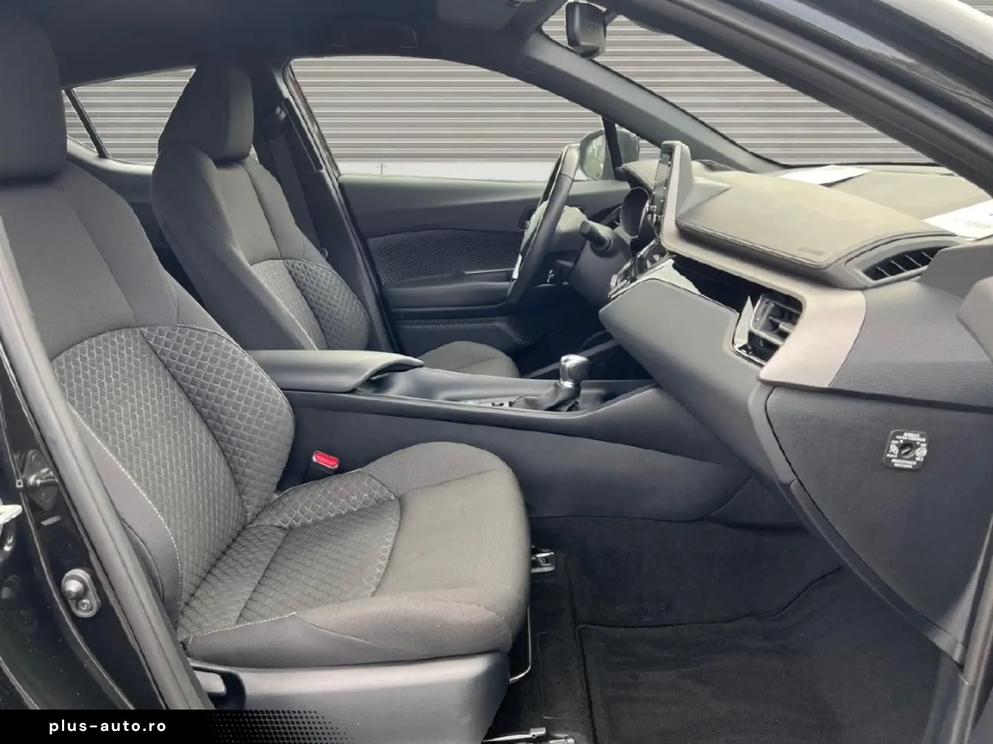 TOYOTA 1.8 L Hybrid Business Edition