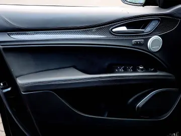 ALFA ROMEO Stelvio Quadrifoglio 2 9 V6 Bi Turbo 375KW