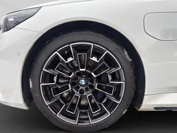 BMW M5 Touring AHK