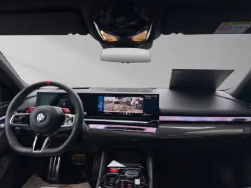 BMW M5 Touring AHK
