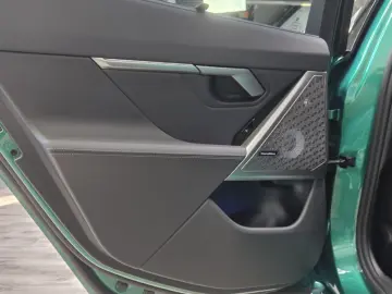 BMW M5 Lim Keramik Sitzlüftung ACC Panorama ACC B&W