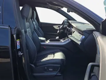 AUDI SQ8 SUV TFSI Navi Matrix Alu HUD B&O PDC Pano Vi