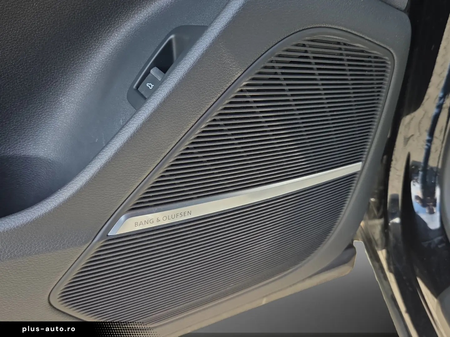 AUDI SQ8 SUV TFSI Navi Matrix Alu HUD B&O PDC Pano Vi