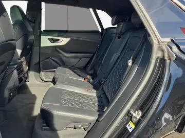 AUDI SQ8 SUV TFSI Navi Matrix Alu HUD B&O PDC Pano Vi