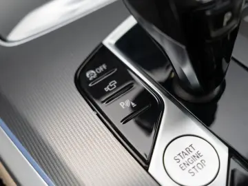 BMW X5 xDrive30d AT MHEV