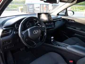 Toyota CH-R Business Edition 1.8 Hybrid