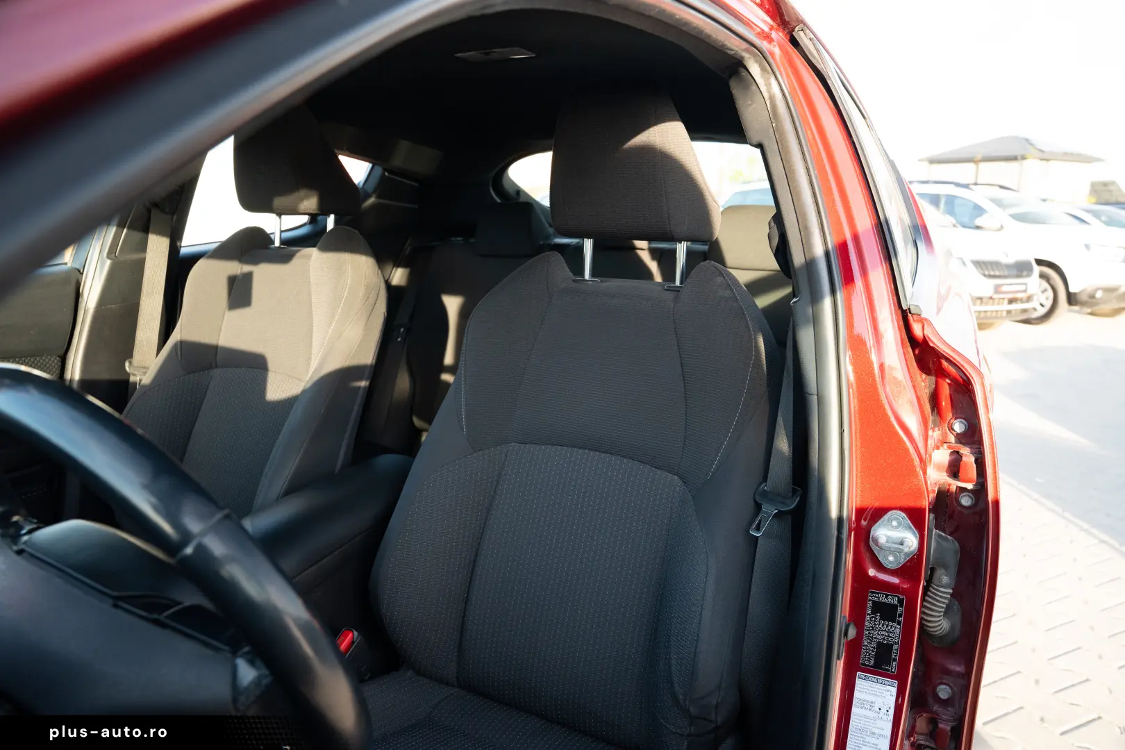 Toyota CH-R Business Edition 1.8 Hybrid