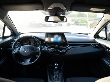 Toyota CH-R Business Edition 1.8 Hybrid