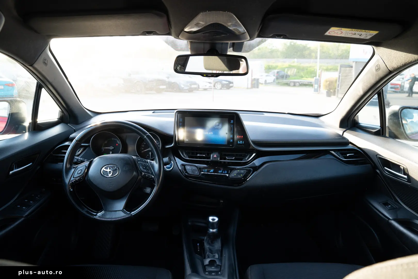 Toyota CH-R Business Edition 1.8 Hybrid