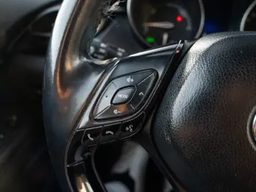 Toyota CH-R Business Edition 1.8 Hybrid